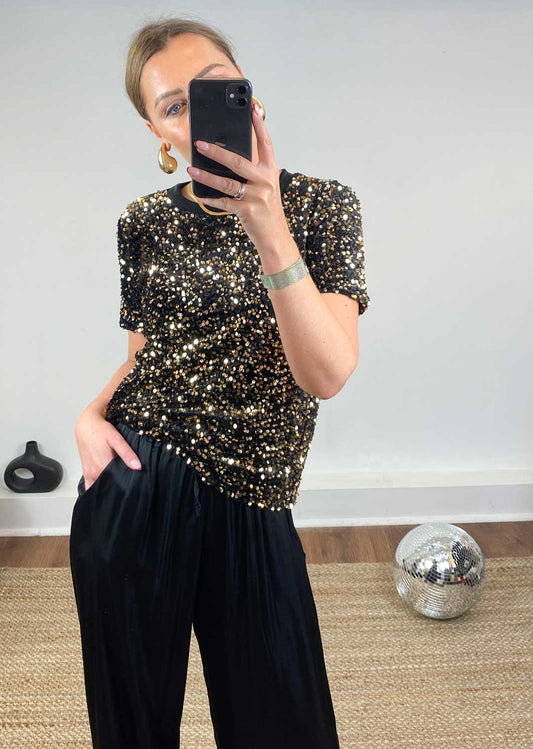 Ryan Velvet Sequins T-Shirt in Gold